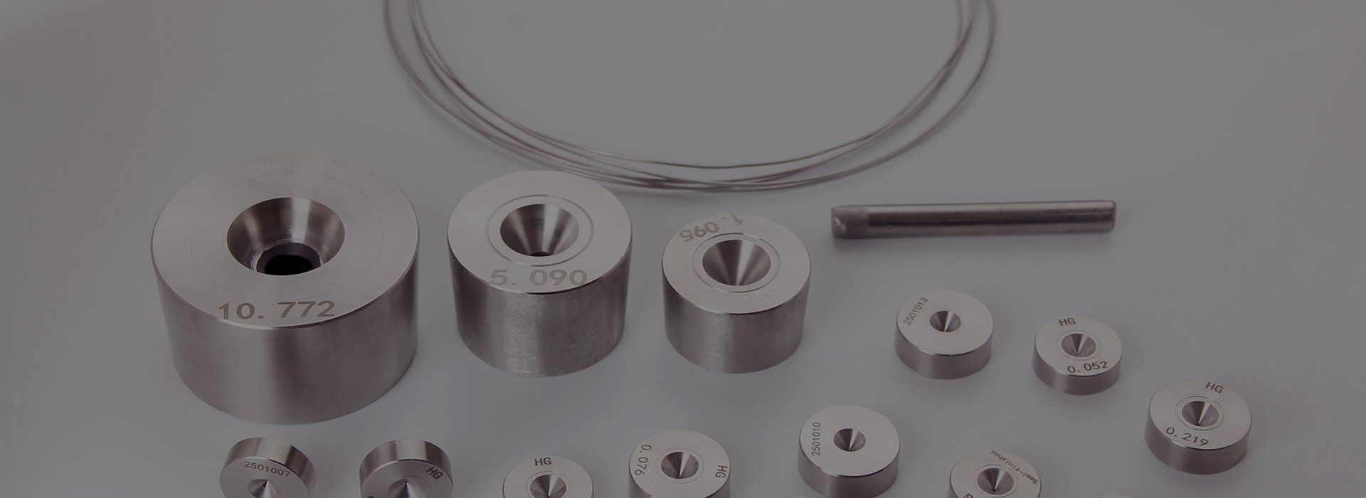 Wire drawing dies