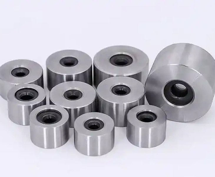 Rich Categories of Tungsten Carbides